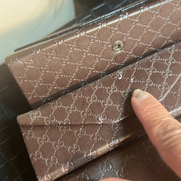 3- Gucci cases - Picture 3 of 3